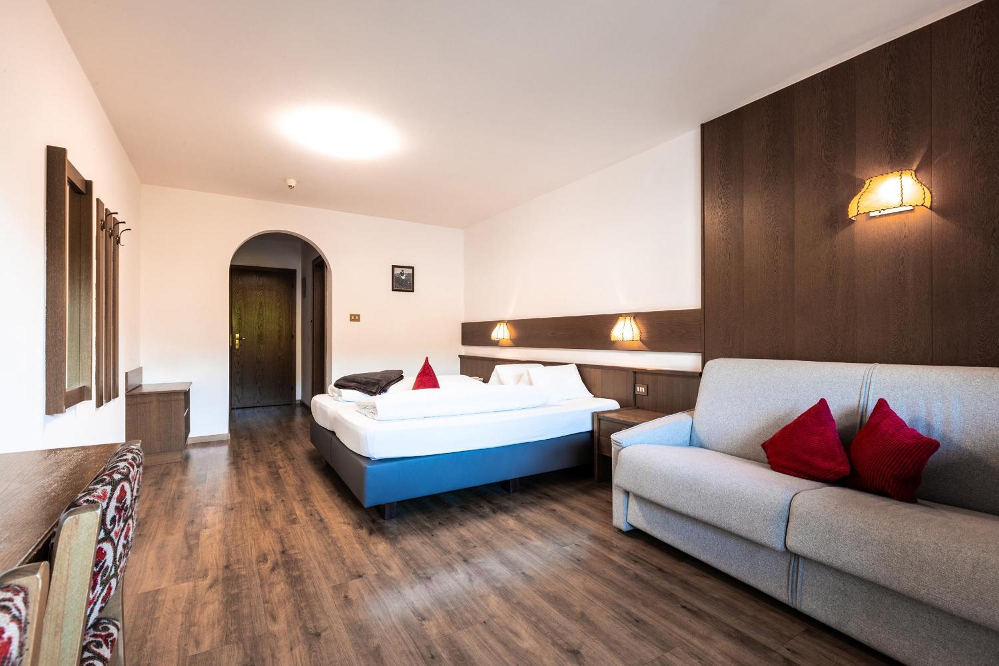 Hotel Zum Loewen - Al Leone Meltina Esterno foto