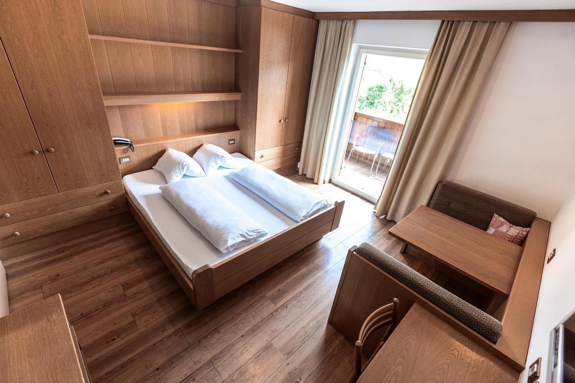 Hotel Zum Loewen - Al Leone Meltina Esterno foto