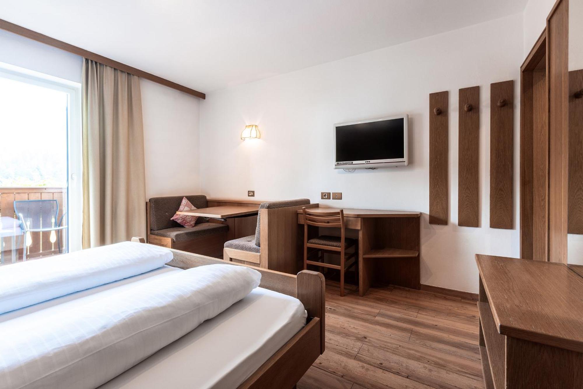 Hotel Zum Loewen - Al Leone Meltina Esterno foto