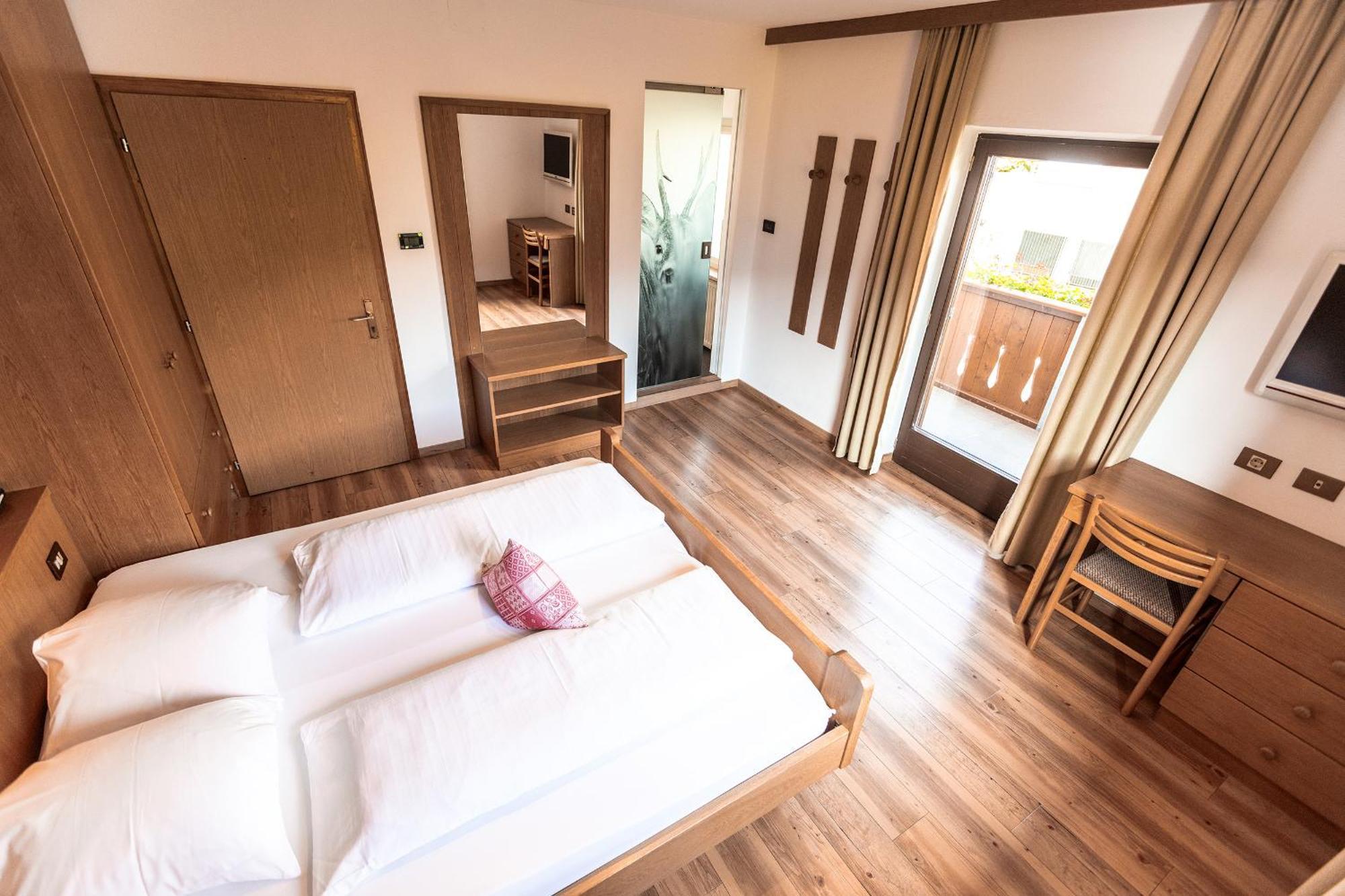 Hotel Zum Loewen - Al Leone Meltina Esterno foto